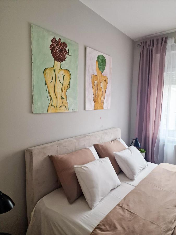Quiet Center Apartment Sremska Mitrovica Bagian luar foto